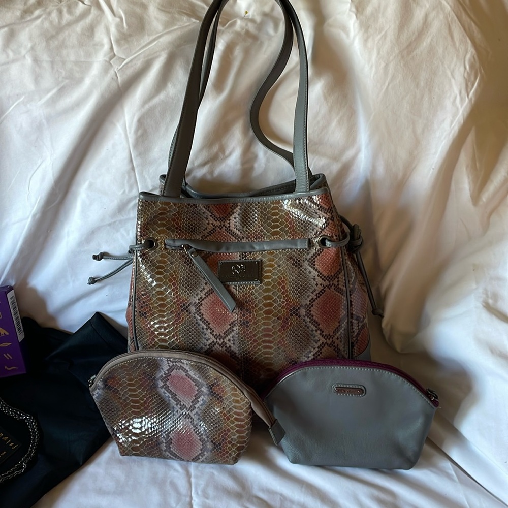 Sharif 100% leather handbag with matching accessories.